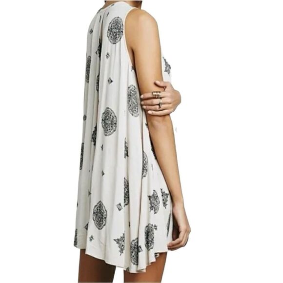 Free people Medallion Tree Swing Tunic Size Medium - Picture 3 of 10